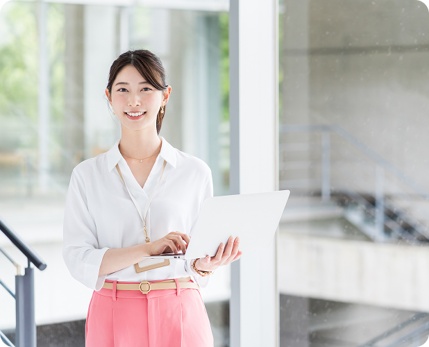 働く社員の様子